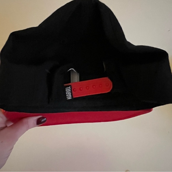 Black Panther Snapback Hat - Black and Red - Picture 3 of 4